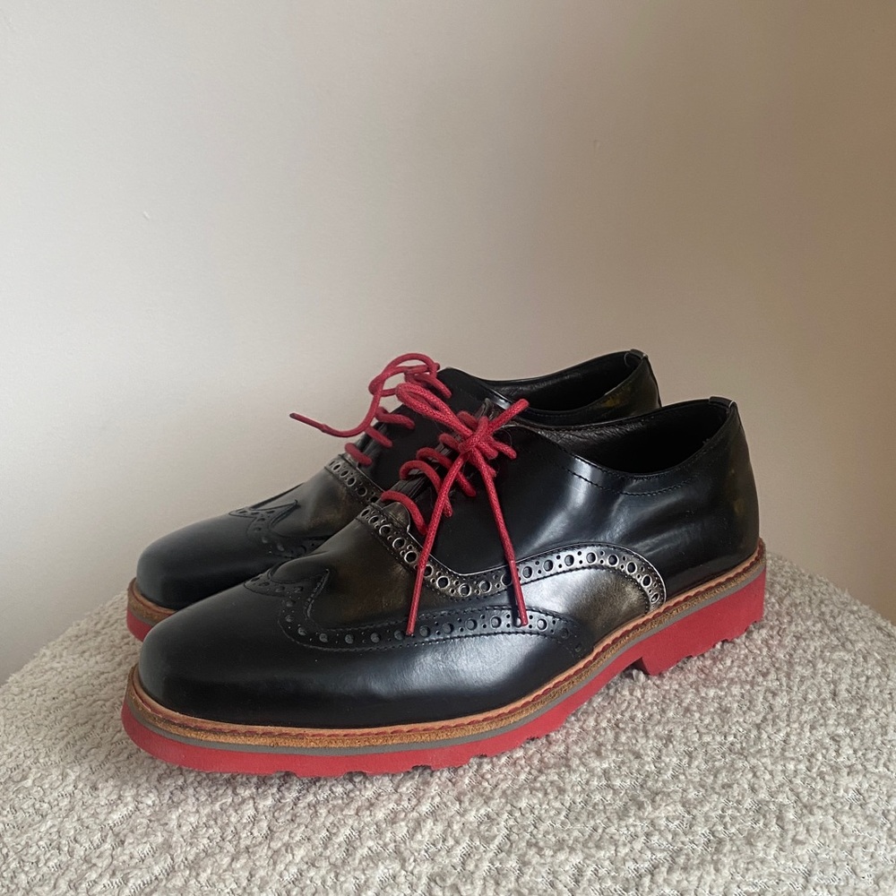 Red sole Oxford shoes
